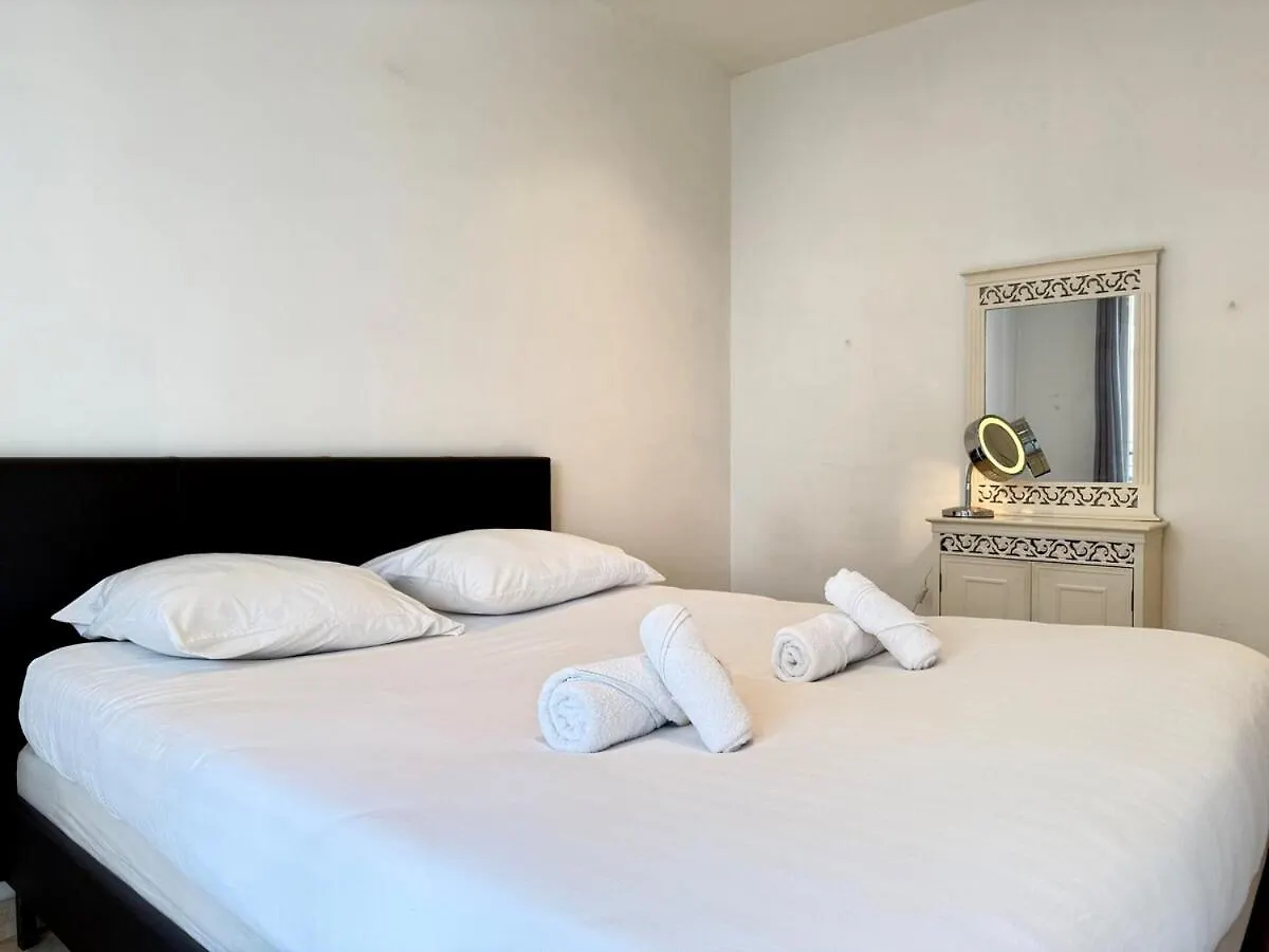 Apartment Vue Mer & Plage A 50M - T3 Cosy Hypercentre Antibes France